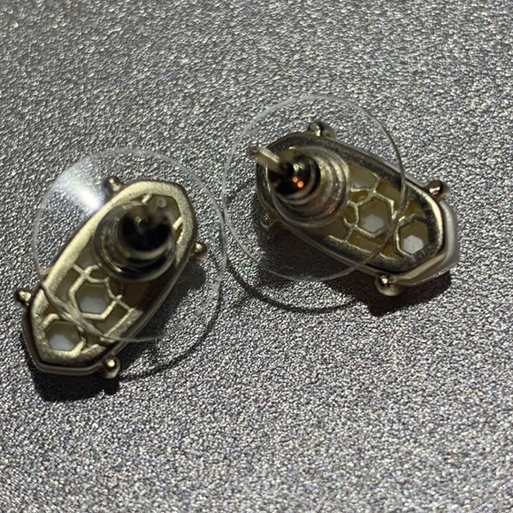 Kendra Scott earrings w filagree backing - Picture 8 of 12